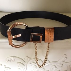 Like new condition Kenneth Cole black leather belt